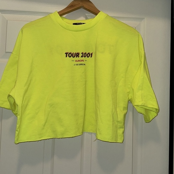 Bershka Neon Yellow Crop Top T-Shirt M/L Tour 2001 Europe XX Special - Picture 2 of 7